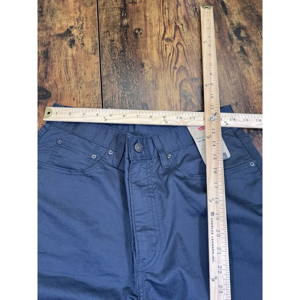 Levi's High-Waisted Mom Jeans Womens 30x30 Black Solid Tapered Leg Relaxed Fit